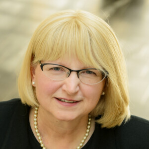 Portrait of Epidemiology Professor and Associate Provost Linda Snetselaar of the University of Iowa College of Public Health.