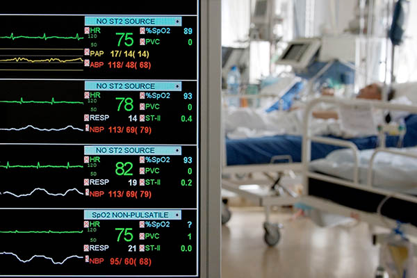 monitoring in ICU with patients
