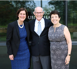 photo of Edith Parker, Peter Thorne, and NIEHS director Linda Birnbaum