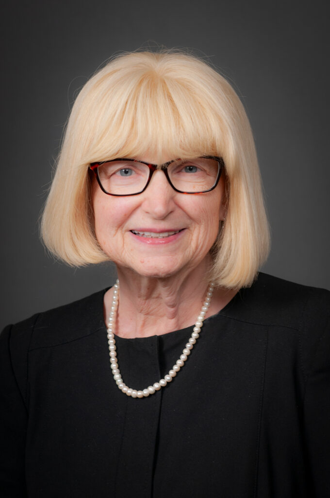 Portrait of Prof. Linda Snetselaar of the Department of Epidemiology at the University of Iowa College of Public Health.
